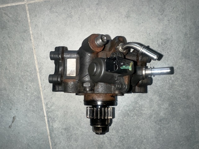 Насос топливный высокого давления 167008683R RENAULT