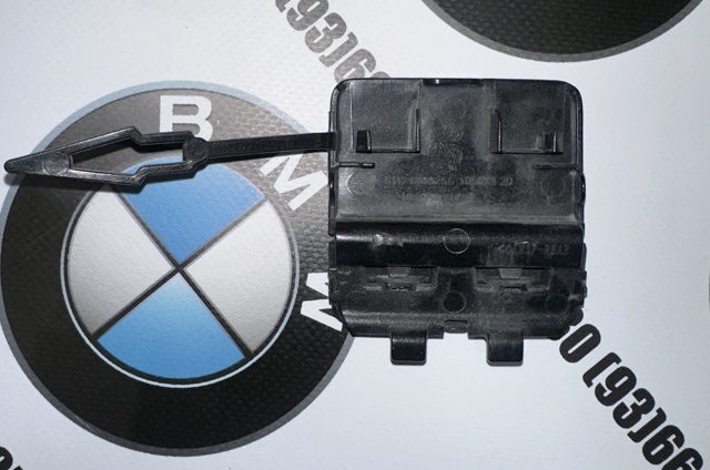 Заглушка бампера буксировочного крюка, задняя 51128090991 BMW