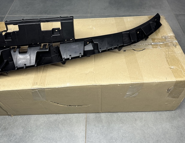 HYUNDAI 86535GI000 Кронштейн решетки радиатора в наличии Житомир