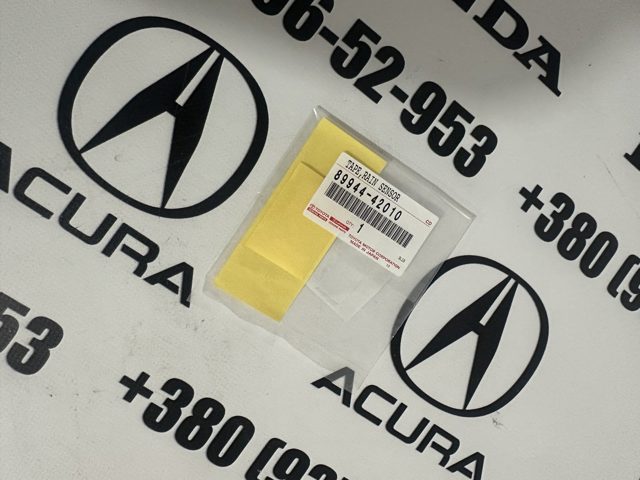 Пластина датчика дождя 8994442010 TOYOTA