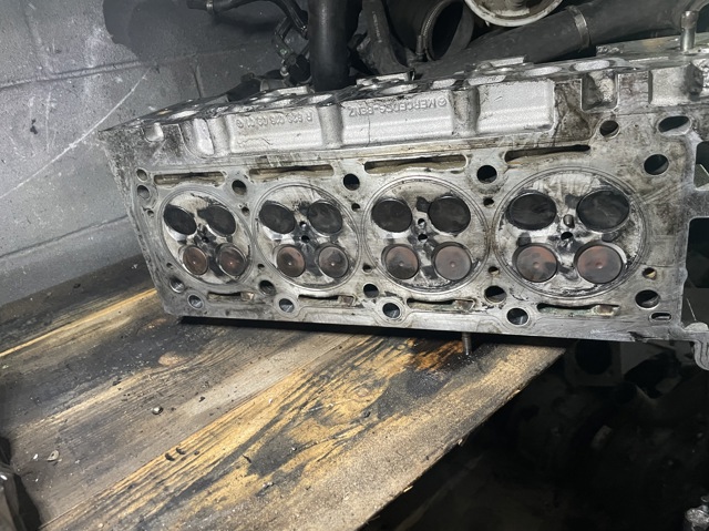 R6280160901 MERCEDES Головка блока цилиндров (ГБЦ) левая купить в Чернигов