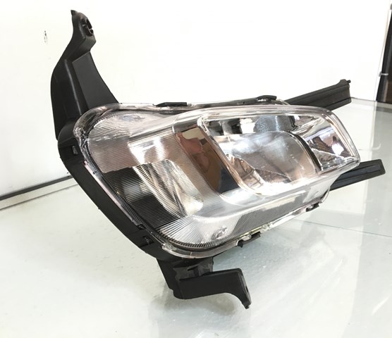 Противотуманка правая 922022T550 MARKET (OEM)