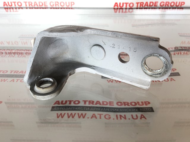 Петля передней двери левая CJ5Z7822801C FORD