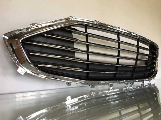 Решетка радиатора KS7Z8200AC КИТАЙ