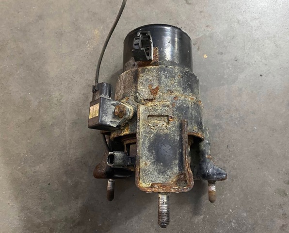 Подушка двигателя передняя 1236131171 TOYOTA