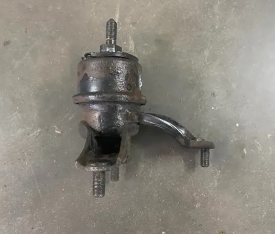 Опора двигателя 123620H010 TOYOTA
