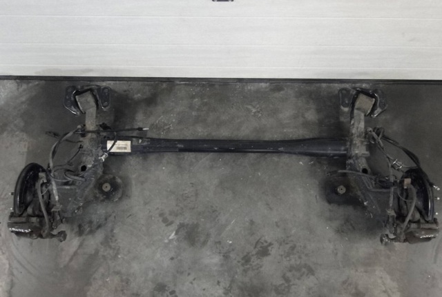 Крабобалка задней подвески 13293586 GM