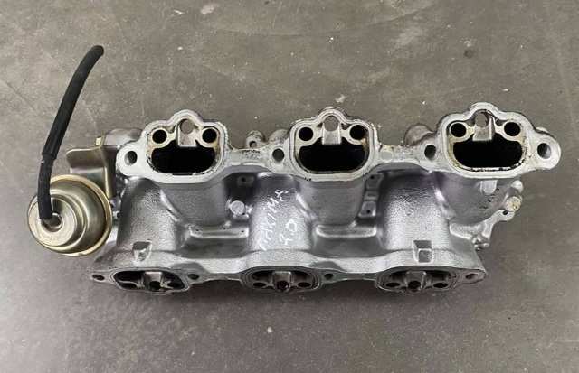 Коллектор впускной 140013Y505 NISSAN