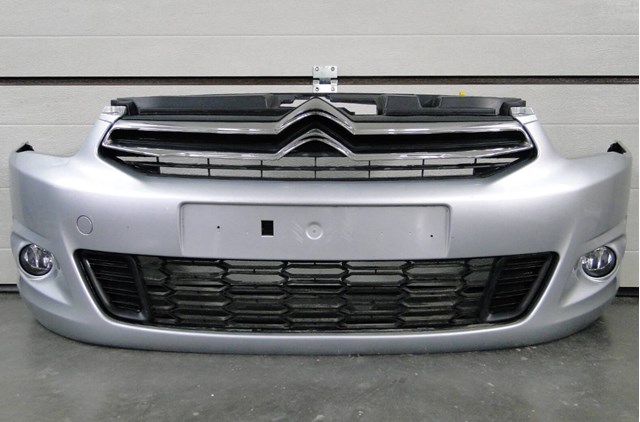 Бампер на авто Ситроен Элизе