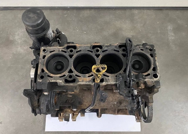 Блок двигателя 2110027400 HYUNDAI