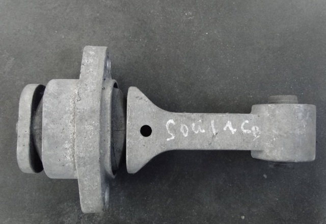 Подушка (опора) двигателя, нижняя 219501J000 HYUNDAI