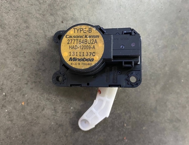 Мотор заслонки печки 277T64BU2A NISSAN
