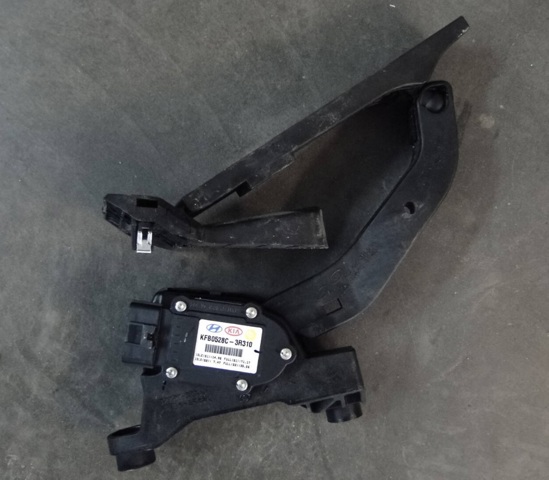 HYUNDAI 327263R300 в наличии Каменское