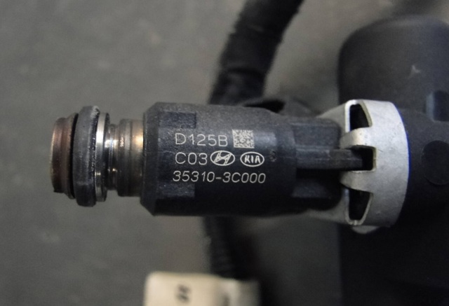 Форсунка дизельная в сборе 353103C000 HYUNDAI