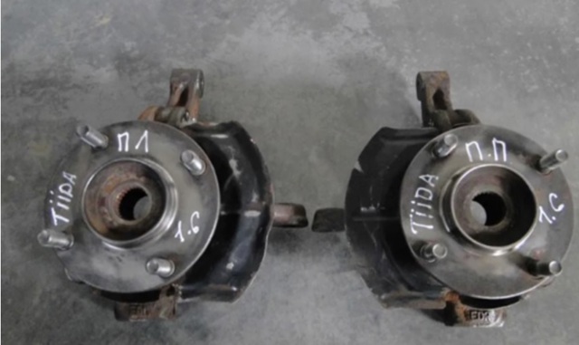 Цапфа - поворотный кулак передний, правый 40014ED000 NISSAN