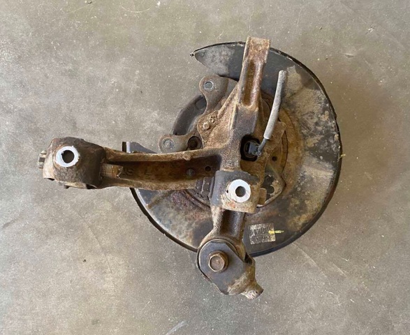 TOYOTA 4230506100 Цапфа задняя левая в наличии Тернополь