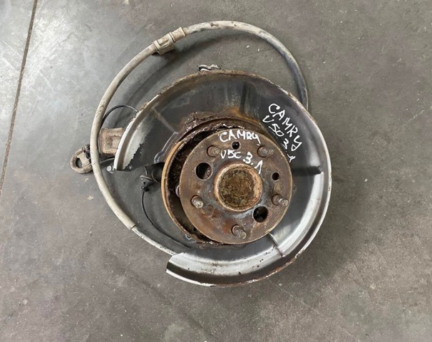 Ступица задняя левая 4246033010 TOYOTA