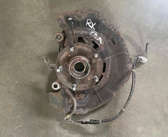 Цапфа поворотная левая 4321258020 TOYOTA