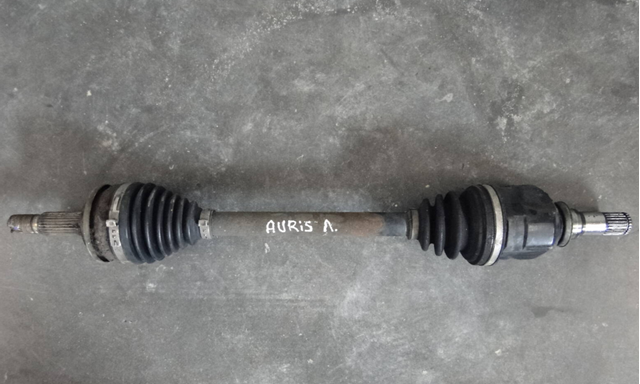 Левая полуось 4342002610 TOYOTA
