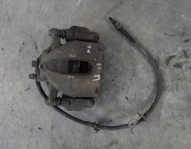Суппорт тормозной, передний, правый 4773002340 TOYOTA