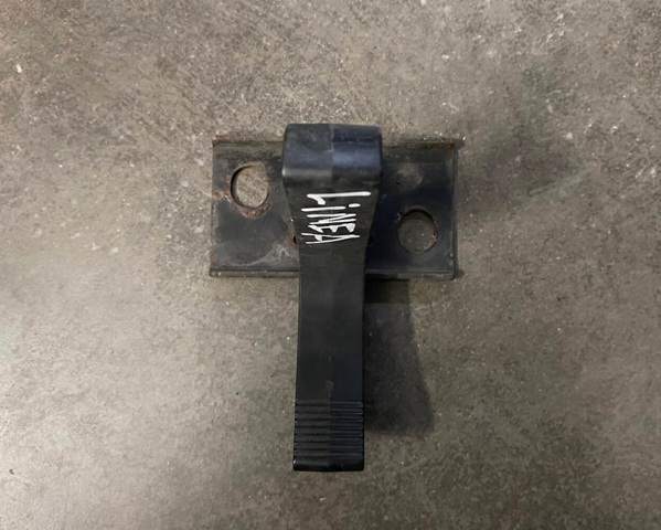 Стояк-крюк замка капота 51799012 FIAT