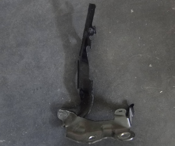 Завеса капота правая 5341033210 TOYOTA