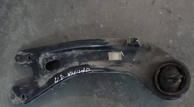 Рычаг/тяга задней подвески продольный нижний, правый 552802T000 HYUNDAI