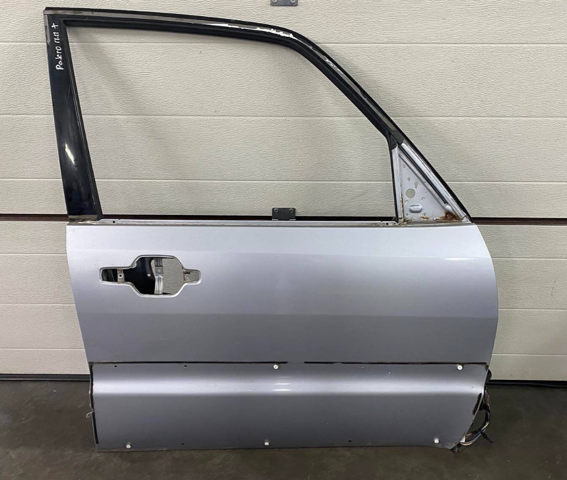 Пассажирская передняя дверь 5700A452 MITSUBISHI