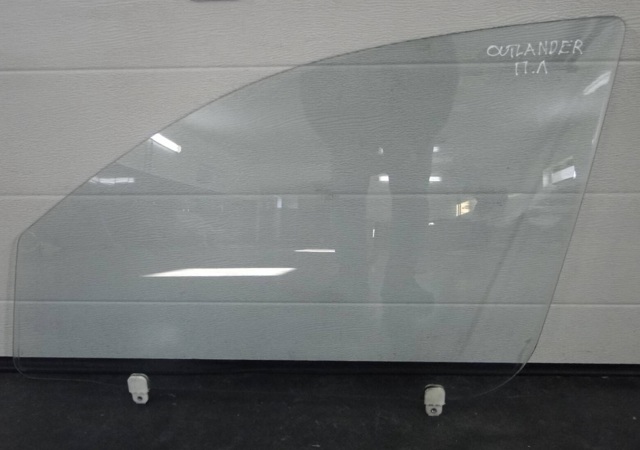 Стекло водительской двери 5706A007 MITSUBISHI