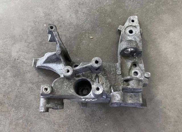 Кронштейн генератора натяжной 5706N9 PEUGEOT