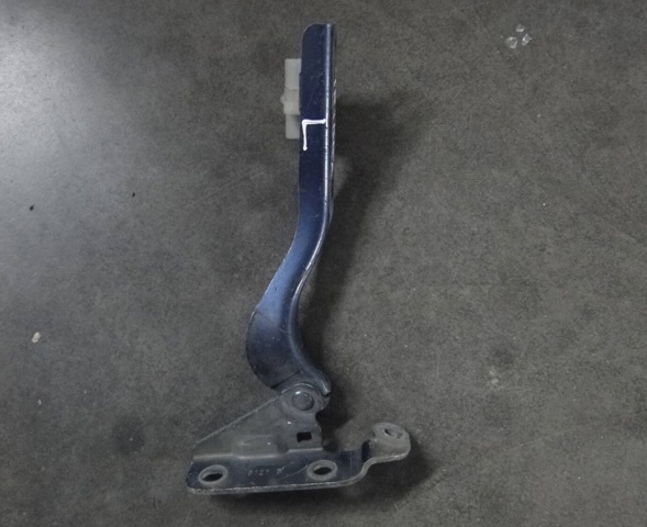 Завес капота, левый 57260XA03A9P SUBARU