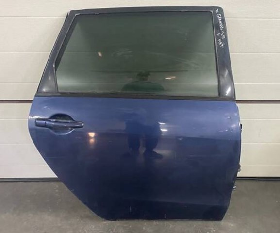 Задняя правая дверь 5730A048 MITSUBISHI