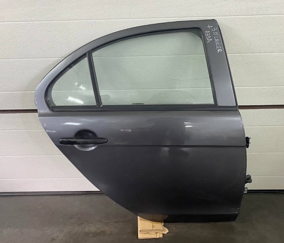 Задняя правая дверь 5730A582 MITSUBISHI