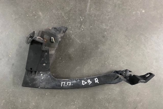 SUBARU 57707XA04A Кронштейн (адаптер) крепления фары передней правой в наличии Киев