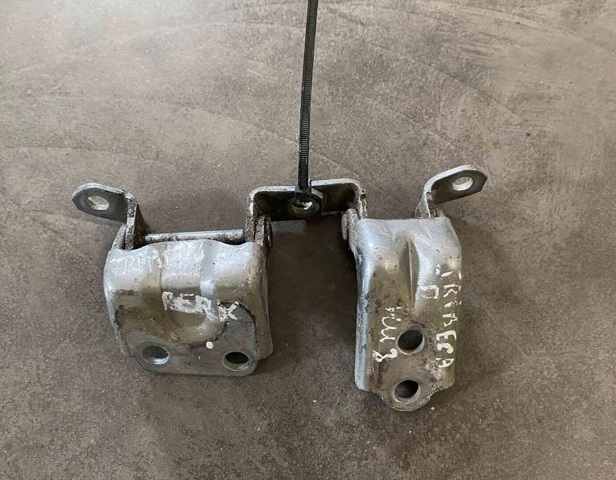 SUBARU 60470AG00A9P Петля двери задней правой в наличии Тернополь