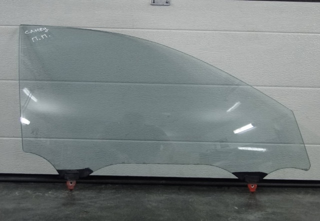 6810106080 TOYOTA Стекло двери передней правой купить в Ровно