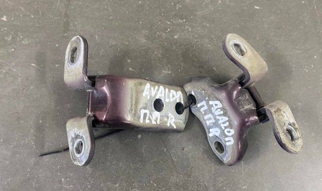 6871002020 TOYOTA Петля двери передней правой купить в Ирпень