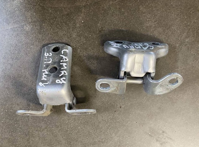 Завеса двери задней правой 6875006010 TOYOTA