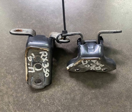 Завеса передней двери 6875035041 TOYOTA