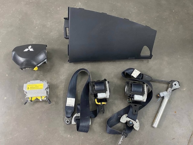 MITSUBISHI 7030A088XA Подушка безопасности (AIRBAG) водительская в наличии Тернополь