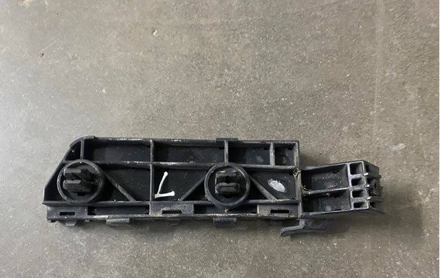 Направляющая переднего бампера, левая 71198SWA003 HONDA