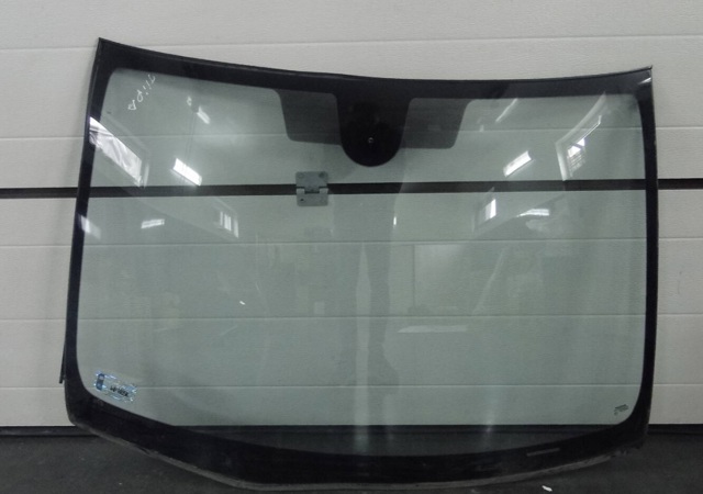 Ветровое стекло 72700EL000 NISSAN