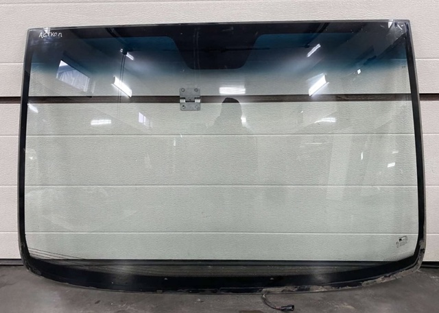 Лобовое стекло 7911009001 SSANG YONG