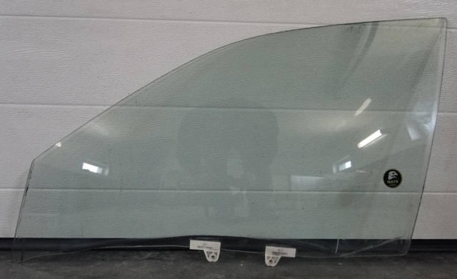 803013Y500 NISSAN Стекло двери передней левой купить в Киев