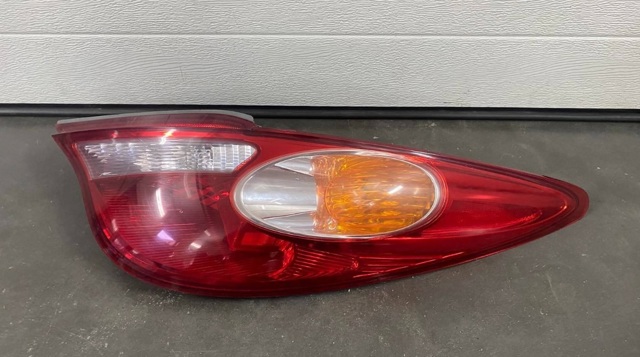 Правый стоп 81550AA060 TOYOTA