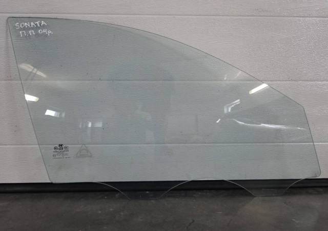 Стекло пассажирской двери 824213K000 HYUNDAI