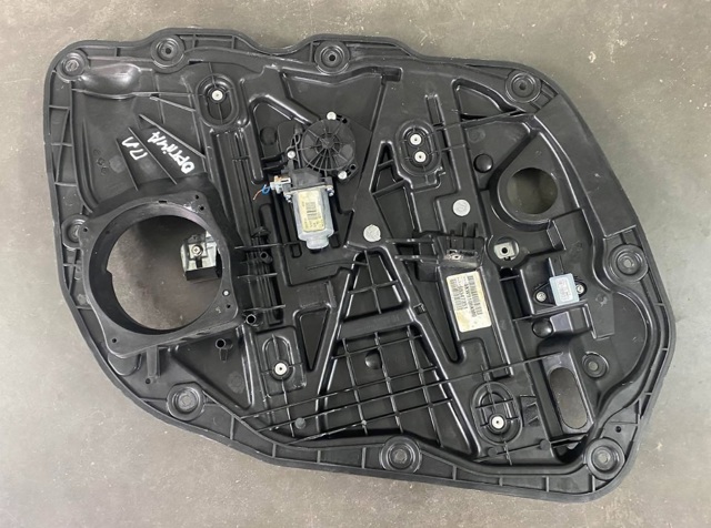 Привод электростеклоподъемника передний 824502T000 HYUNDAI