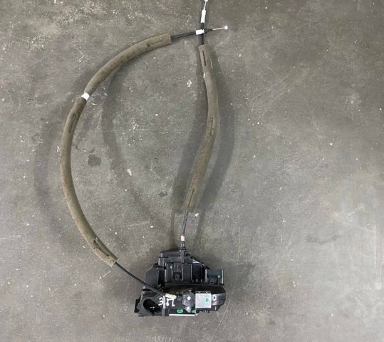 Замок задней двери, правой 825004EA0B NISSAN