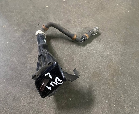 Форсунка омывателя передней левой фары 8264A137 MITSUBISHI