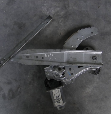 Механизм стеклоподъемника двери задней, левой 827019U000 NISSAN